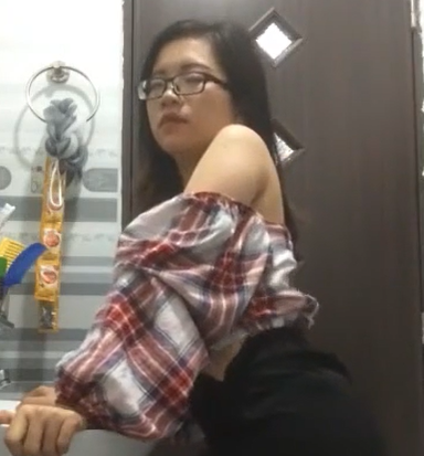 ngerjain pacar di toilet kost