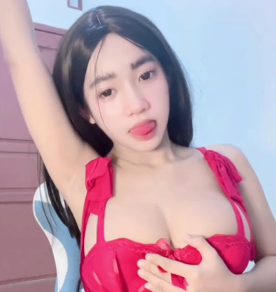 laura linggeri merah colmek