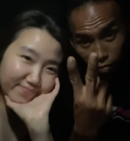 full chindo di grepe tukang bakso di parkiran