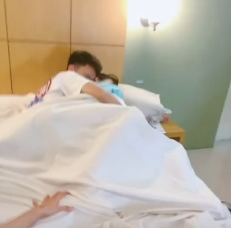 pesta sex di hotel bareng teman