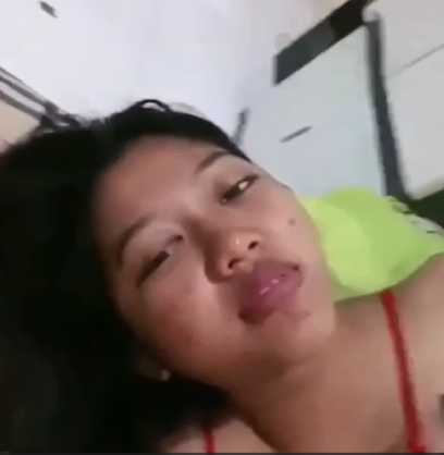 cewek lingeri merah sange di kost pacar