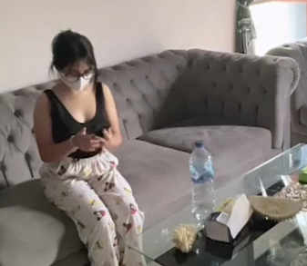 janda sange colmek di ruang tamu